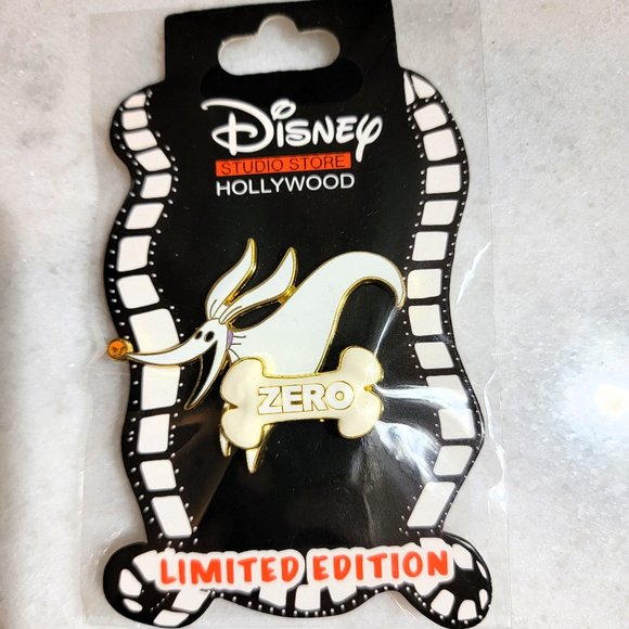 DISNEY DSSH DOGS ZERO NIGHTMARE BEFORE CHRISTMAS PIN LE 200 SURPRISE RELEASE NEW - Picture 3 of 4